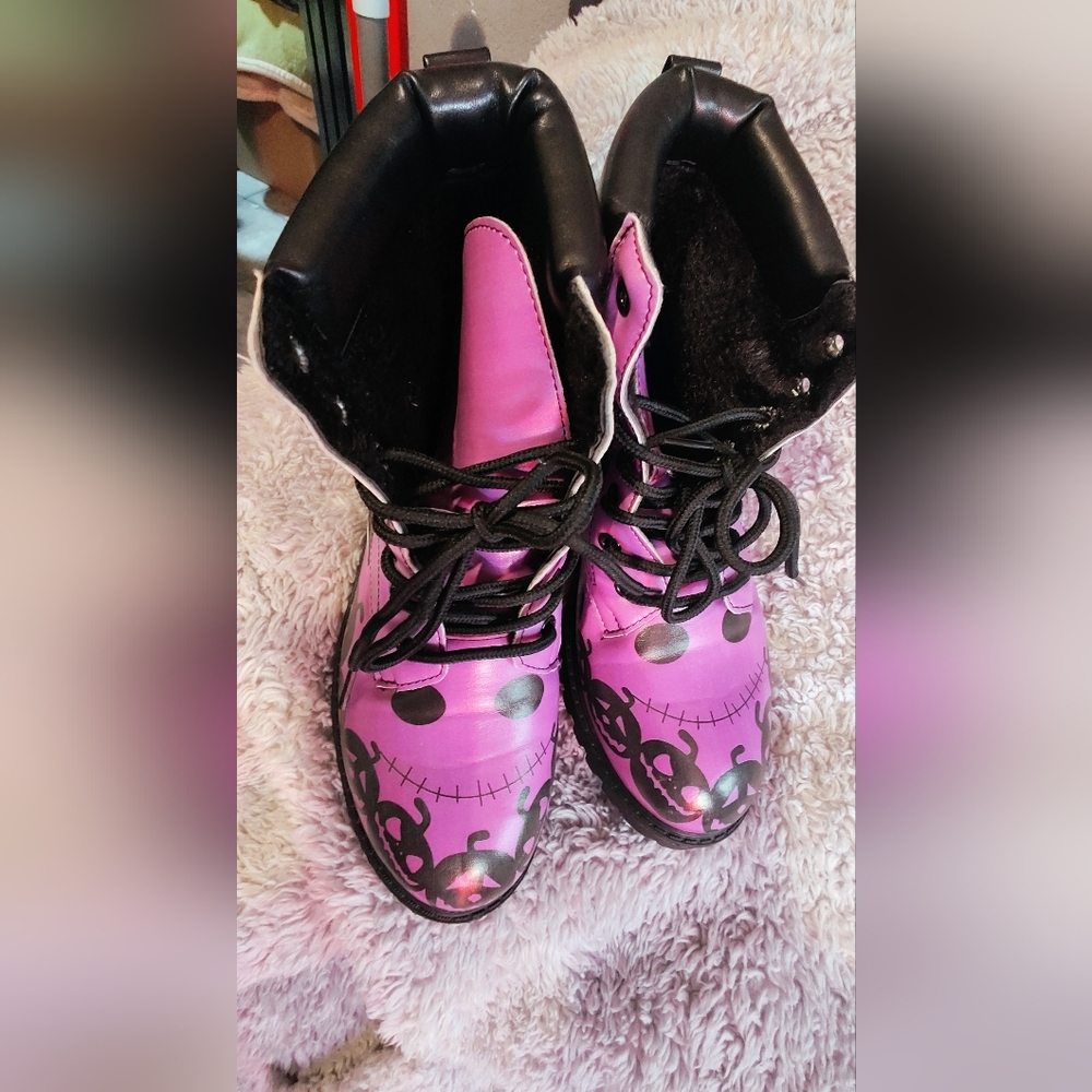 Source Unknown Pink and Black Ankle Boots
